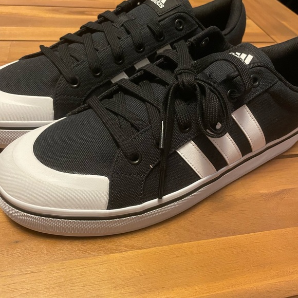 Adidas Bravada 2.0 Skate Sneaker - Picture 3 of 5